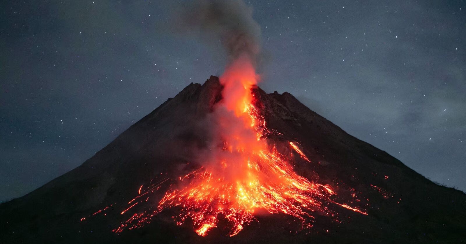 A Chinese woman died while taking pictures in a volcano in Indonesia