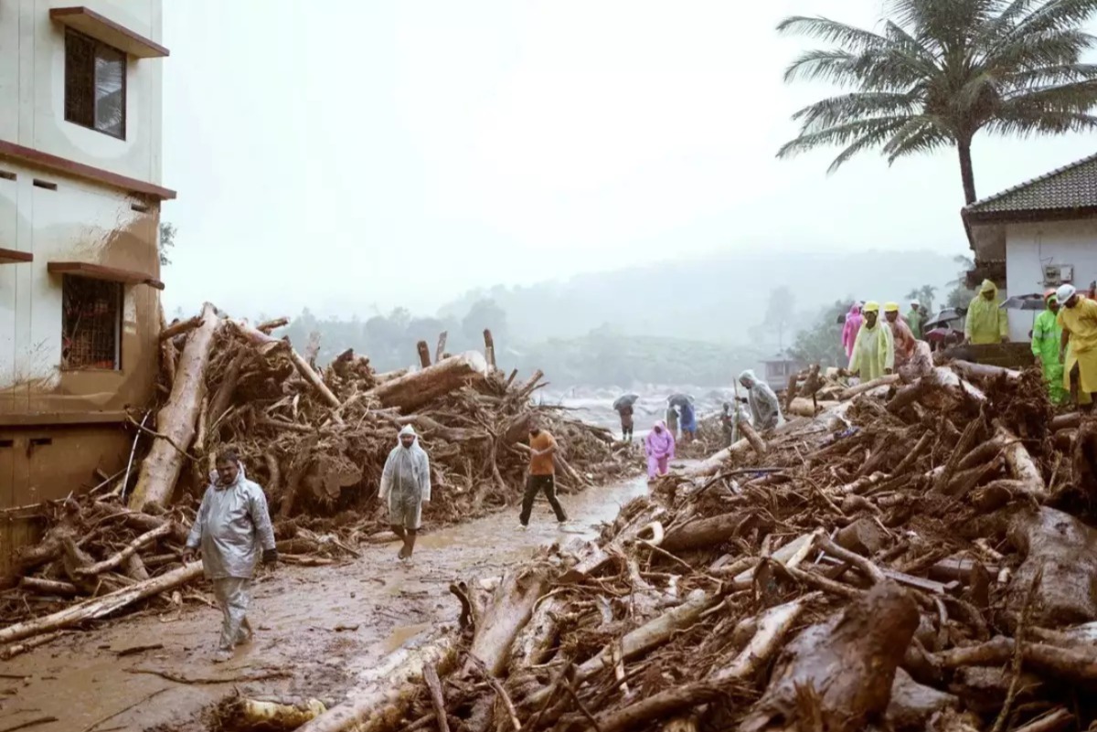 Landslides due to heavy rains in Wayanad, red alert issued