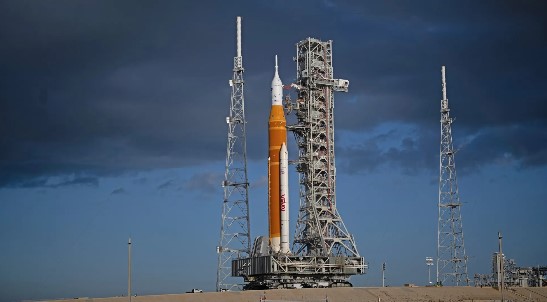 Moonbound Milestone: Artemis II Core Stage Makes Historic Debut at Launch Pad 39B